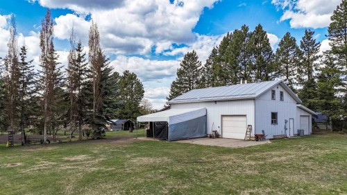 39508B Rr271, Rural Lacombe County, AB - Outdoor
