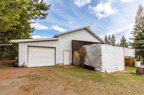 39508B Rr271, Rural Lacombe County, AB - Outdoor