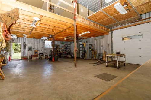 39508B Rr271, Rural Lacombe County, AB - Indoor Photo Showing Garage