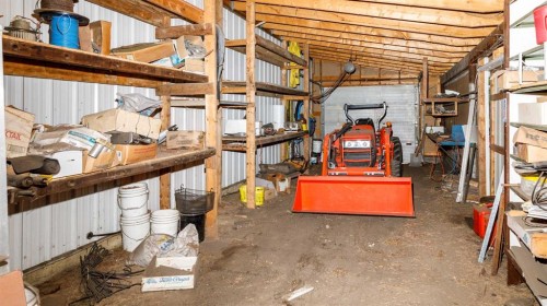 39508B Rr271, Rural Lacombe County, AB - Indoor
