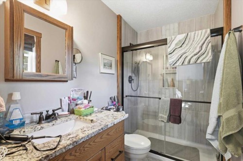 B59 Cottage Crescent, Golden Days, AB - Indoor Photo Showing Bathroom