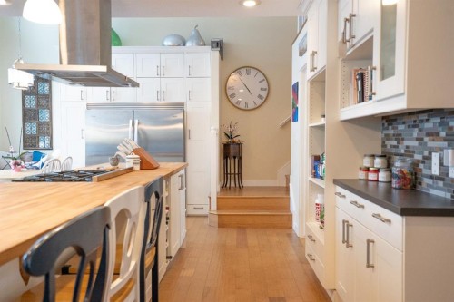 642 Cedar Way, Rural Camrose County, AB - Indoor Photo Showing Kitchen