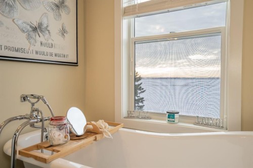 642 Cedar Way, Rural Camrose County, AB - Indoor