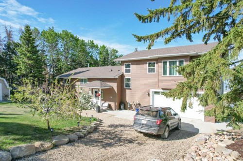 642 Cedar Way, Rural Camrose County, AB - Outdoor