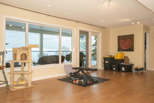 642 Cedar Way, Rural Camrose County, AB - Indoor