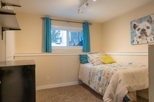 642 Cedar Way, Rural Camrose County, AB - Indoor Photo Showing Bedroom