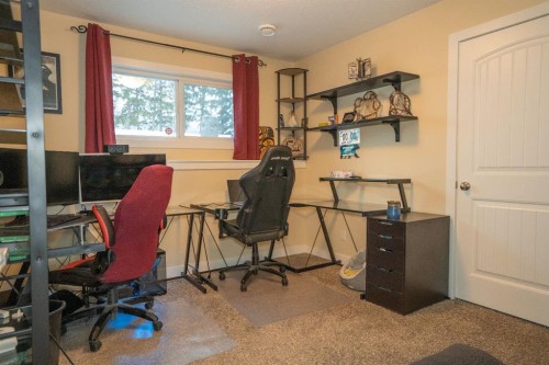 642 Cedar Way, Rural Camrose County, AB - Indoor Photo Showing Office