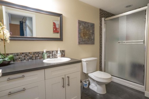 642 Cedar Way, Rural Camrose County, AB - Indoor Photo Showing Bathroom