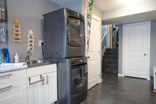 642 Cedar Way, Rural Camrose County, AB - Indoor Photo Showing Laundry Room