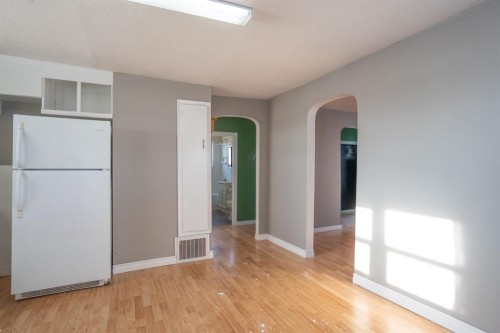 140 1St Street, Edberg, AB - Indoor Photo Showing Other Room