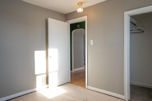 140 1St Street, Edberg, AB - Indoor Photo Showing Other Room