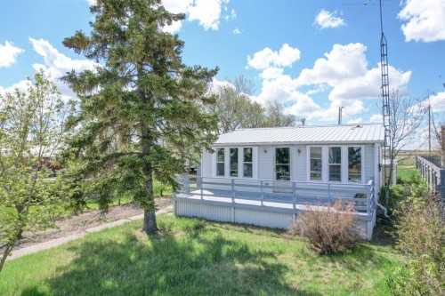 140 1St Street, Edberg, AB - Outdoor