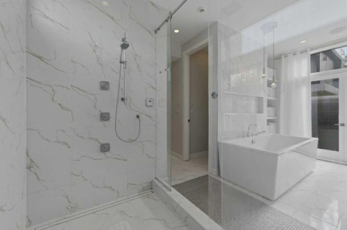 305 Jarvis Glen Court, Jarvis Bay, AB - Indoor Photo Showing Bathroom