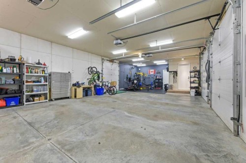 305 Jarvis Glen Court, Jarvis Bay, AB - Indoor Photo Showing Garage