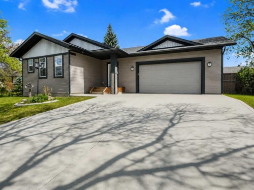 3541 44 Avenue  Red Deer, AB T4N 3H2