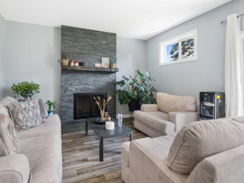 3541 44 Avenue, Red Deer, AB 