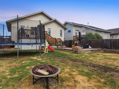 62 Mcdougall Close, Penhold, AB - Outdoor