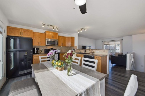 62 Mcdougall Close, Penhold, AB - Indoor