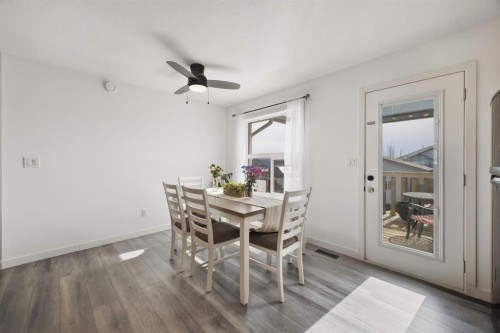 62 Mcdougall Close, Penhold, AB - Indoor Photo Showing Dining Room