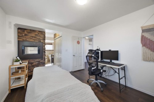62 Mcdougall Close, Penhold, AB - Indoor Photo Showing Office