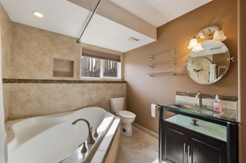 62 Mcdougall Close, Penhold, AB - Indoor Photo Showing Bathroom