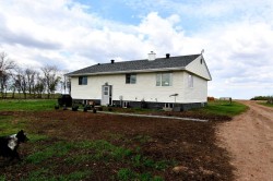 14123 Township Road 404 Rural Flagstaff County, AB T0B 1N0