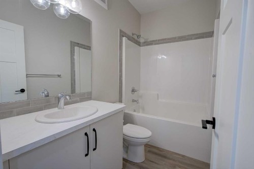 20 Ian Way, Sylvan Lake, AB - Indoor Photo Showing Bathroom
