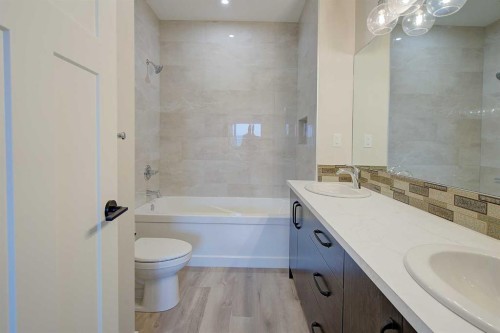 20 Ian Way, Sylvan Lake, AB - Indoor Photo Showing Bathroom