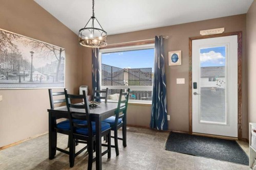 179 Issard Close, Red Deer, AB - Indoor Photo Showing Dining Room
