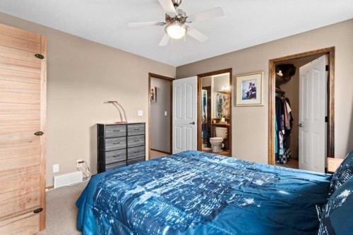 179 Issard Close, Red Deer, AB - Indoor Photo Showing Bedroom