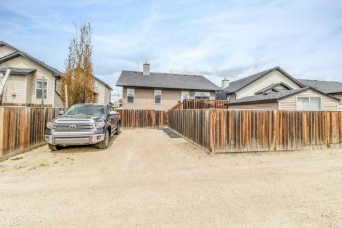 179 Issard Close, Red Deer, AB - Outdoor