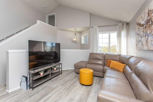 242 Viscount Drive, Red Deer, AB - Indoor Photo Showing Living Room