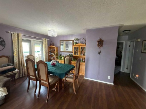 4606B 48 Avenue, Sylvan Lake, AB - Indoor Photo Showing Dining Room