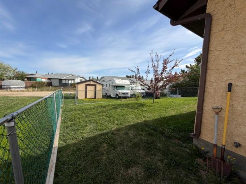 4606B 48 Avenue, Sylvan Lake, AB - Outdoor