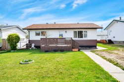 4727 48 Street Sylvan Lake, AB T4S 1M9