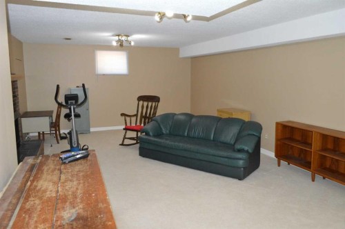 4826 58 Street, Killam, AB - Indoor Photo Showing Gym Room