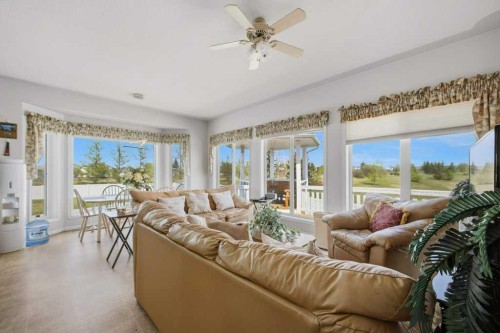 54 Lord Close, Red Deer, AB - Indoor Photo Showing Living Room