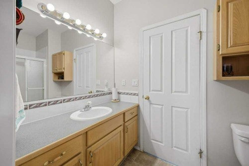 54 Lord Close, Red Deer, AB - Indoor Photo Showing Bathroom