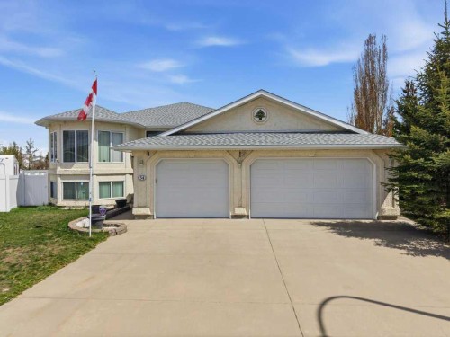 54 Lord Close, Red Deer, AB - Outdoor