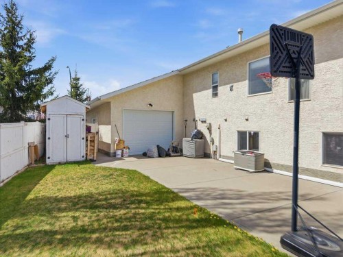 54 Lord Close, Red Deer, AB - Outdoor