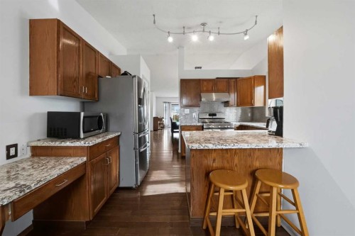 76 Dixon Crescent, Red Deer, AB - Indoor Photo Showing Kitchen
