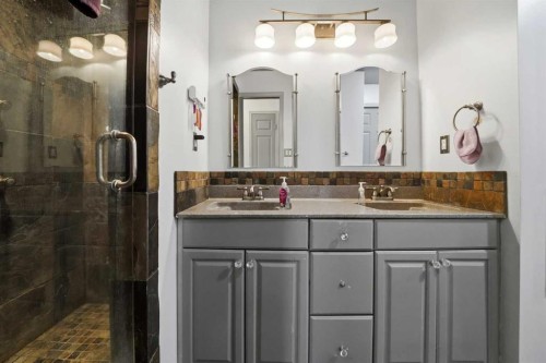 76 Dixon Crescent, Red Deer, AB - Indoor Photo Showing Bathroom