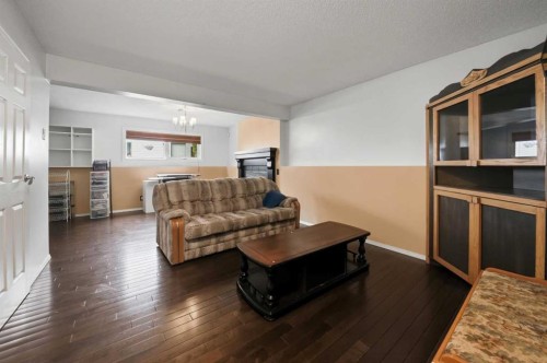 76 Dixon Crescent, Red Deer, AB - Indoor Photo Showing Other Room