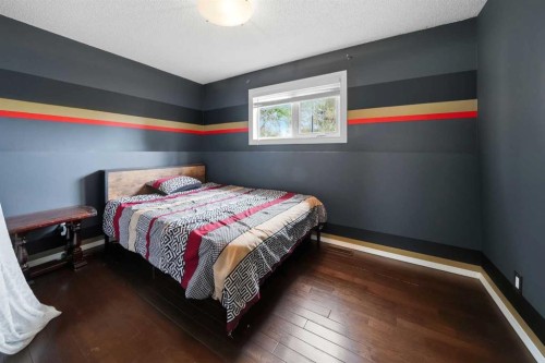 76 Dixon Crescent, Red Deer, AB - Indoor Photo Showing Bedroom