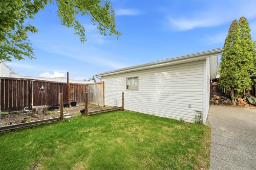 76 Dixon Crescent, Red Deer, AB - Outdoor
