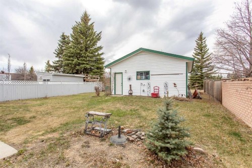 14 Lincoln Park, Lacombe, AB - Outdoor