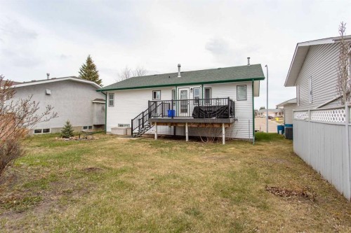 14 Lincoln Park, Lacombe, AB - Outdoor With Deck Patio Veranda With Exterior