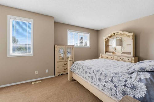 1 Greig Close, Red Deer, AB - Indoor Photo Showing Bedroom