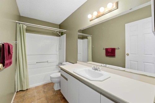 1 Greig Close, Red Deer, AB - Indoor Photo Showing Bathroom