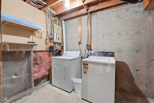 1 Greig Close, Red Deer, AB - Indoor Photo Showing Laundry Room